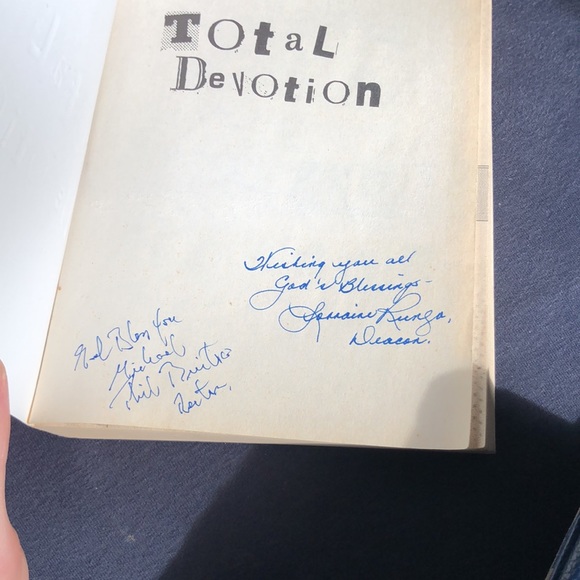 Daily devotional book - Picture 3 of 3